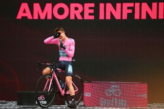 VERONA ITALY MAY 29 Jai Hindley of Australia and Team Bora Hansgrohe Pink Leader Jersey celebrates as final overall winner at the Arena di Verona during the 105th Giro dItalia 2022 Stage 21 a 174km individual time trial stage from Verona to Verona ITT Giro WorldTour on May 29 2022 in Verona Italy Photo by Tim de WaeleGetty Images