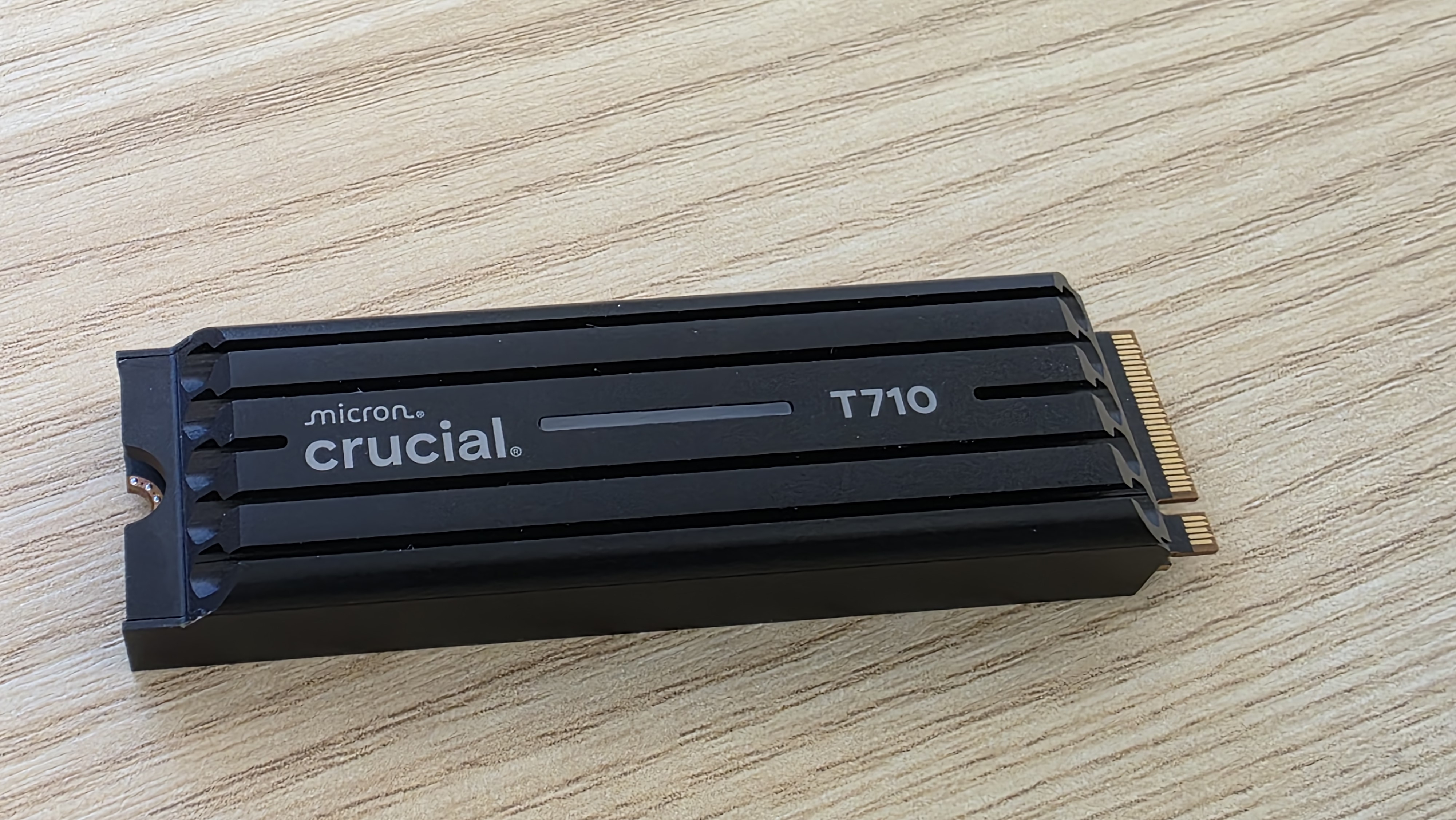 Crucial T710