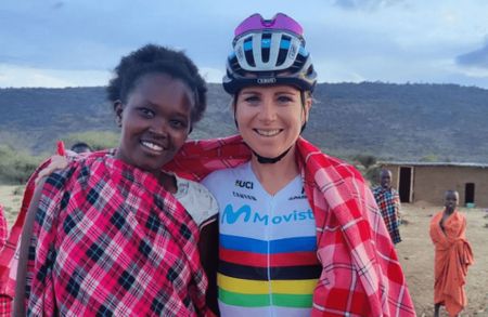 Annemiek van Vleuten with a Masai woman