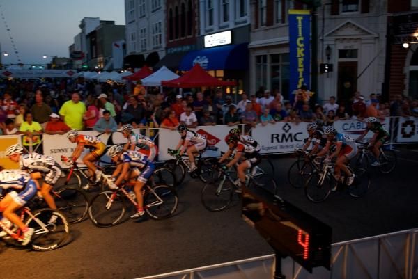 Four laps to go for the women