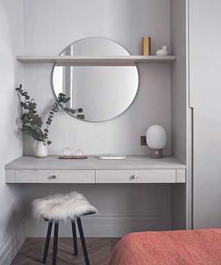 Alcove utilized as a dressing table area