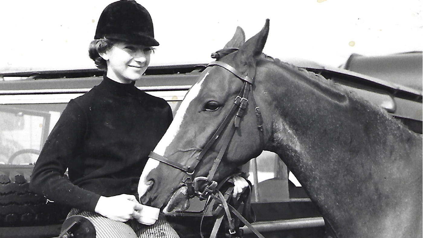 DEBBIE_PONY_Debbie_West_Arden_Love_Affair_Richmond_R_396223652_693520651