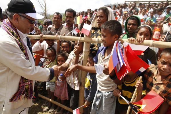 A young fan at the Tour de Timor