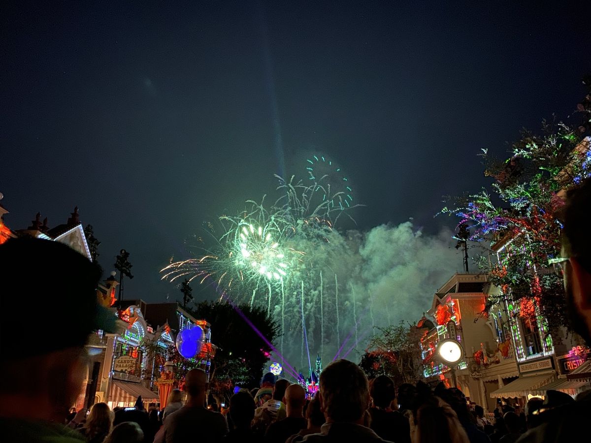 Halloween Screams fireworks
