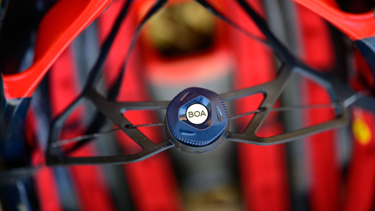 Trek Ballista MIPS rear BOA dial