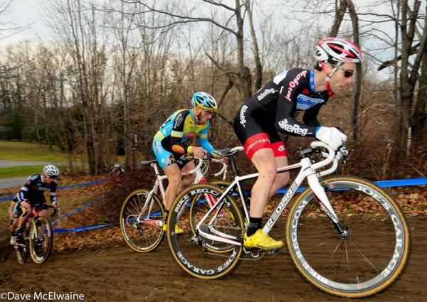 Justin Lindine (Bikereg.com/Joe&rsquo;s Garage) chasing McNicholas