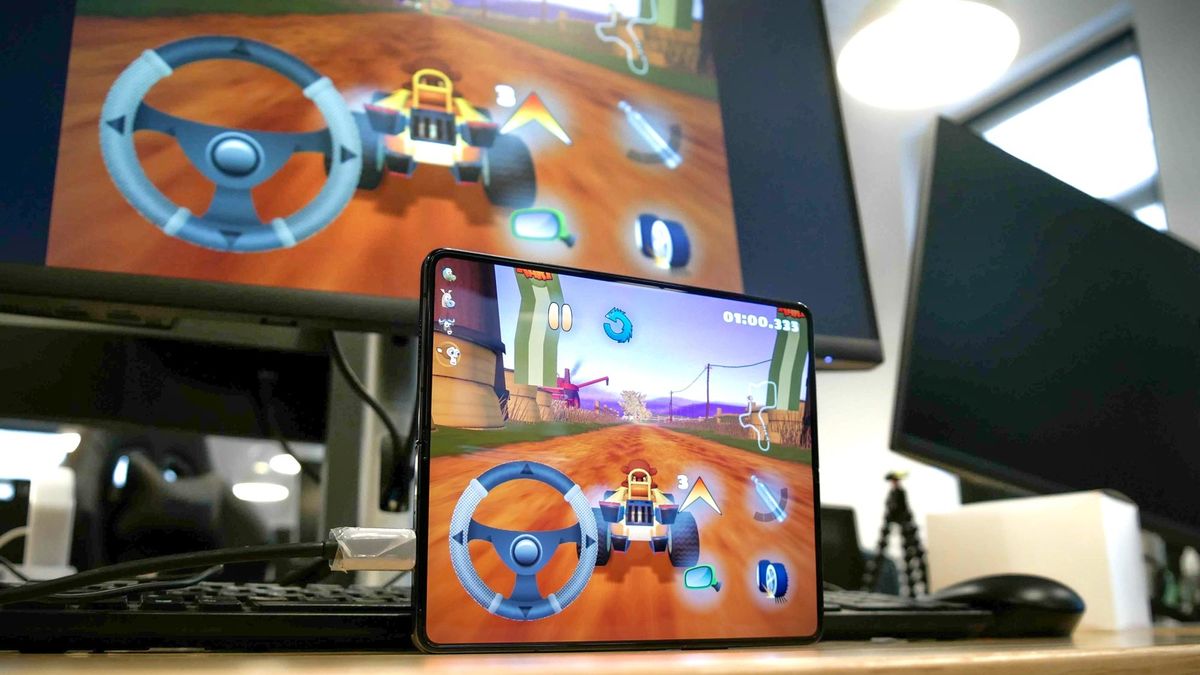 Samsung Galaxy Z Fold 5 running mobile games.