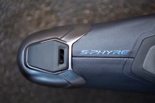 Shimano S-Phyre SH-RC902 detail image showing the wrap around bottom