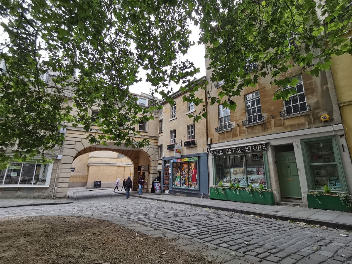Shot with the 8MP, 17mm-equivalent ultrawide camera