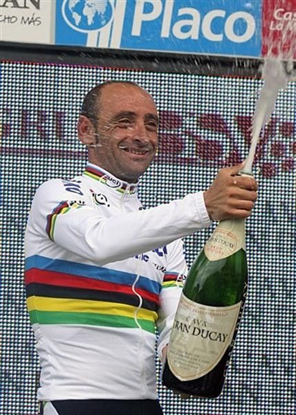 Paolo Bettini (Quick Step) celebrates with the bubbly.