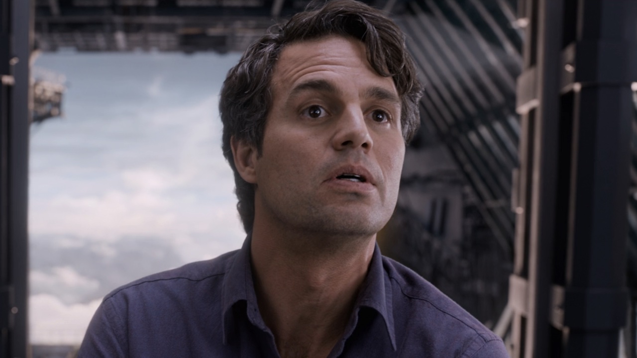 Bruce Banner wearing purple in The Avengers before Loki attacks SHIELD