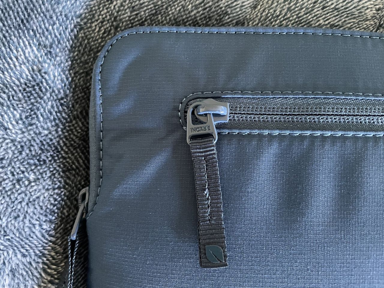Incase Compact Sleeve With Bionic Lifestyle Close Up Zippers