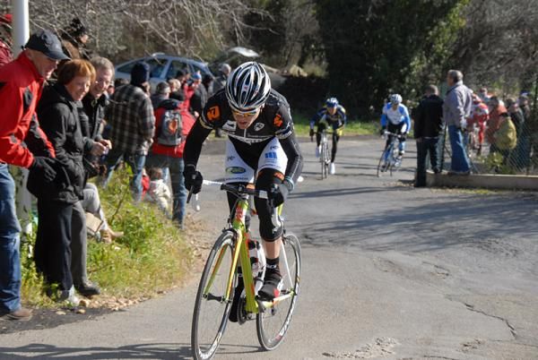 Johan Le Bon (Bretagne - Schuller) attacks to gain maximum KOM points atop the C&ocirc;te de La Tour.