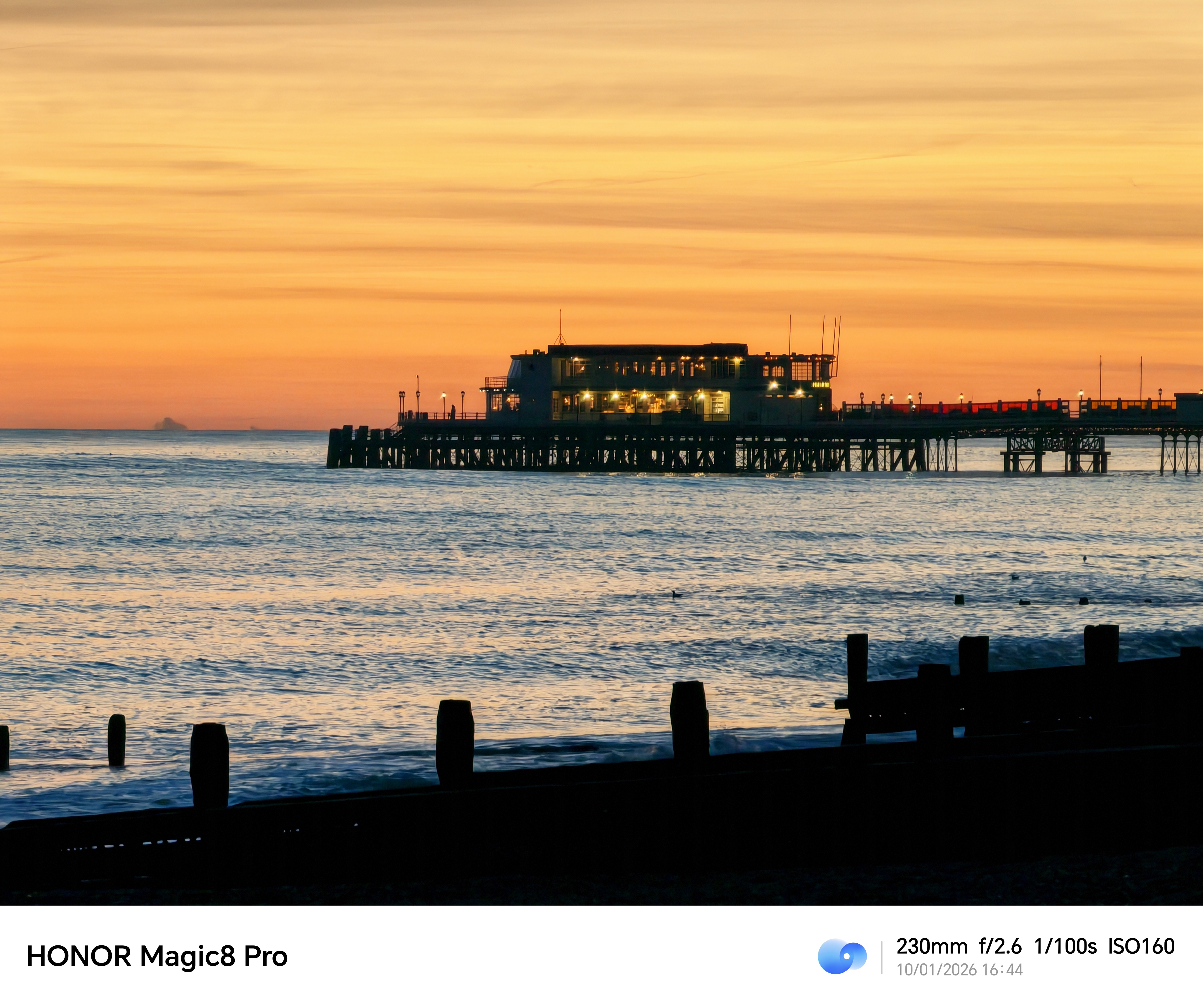 Honor Magic 8 Pro camera sample beach sunset 10x zoom