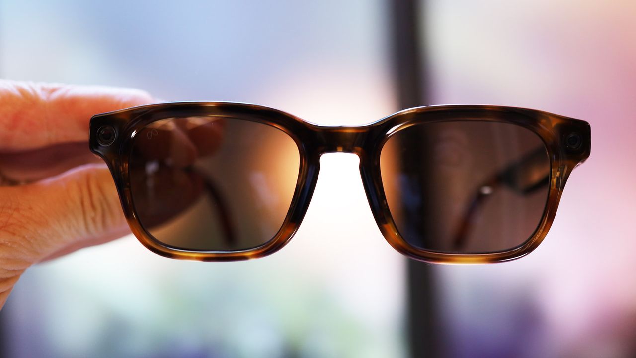 Meta Essilor Luxottica AI Glasses