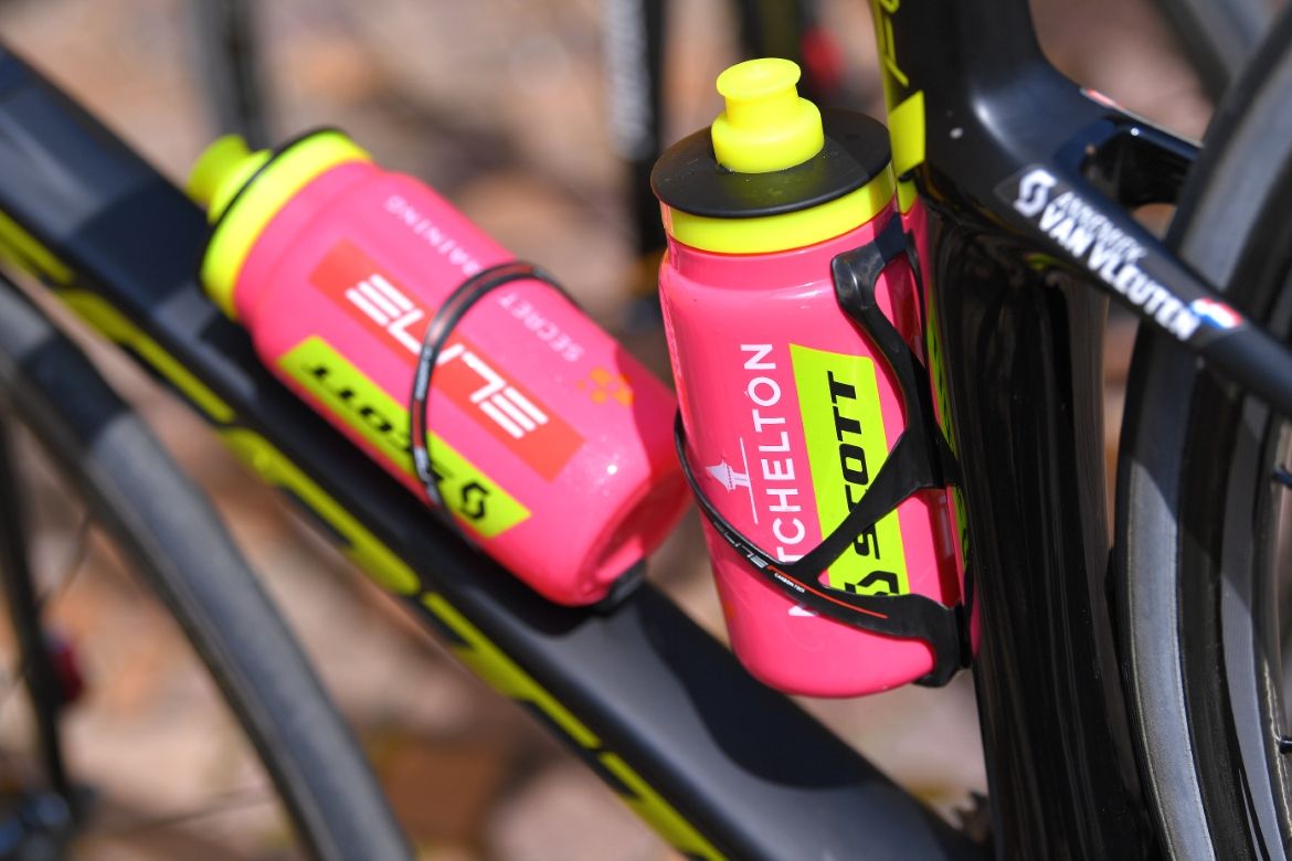 Pink bottles for Van VLveuten