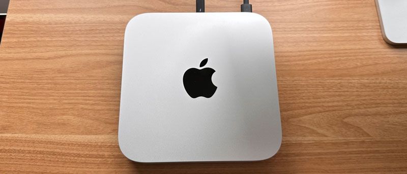 Mac Mini M2 Pro on a wooden desk