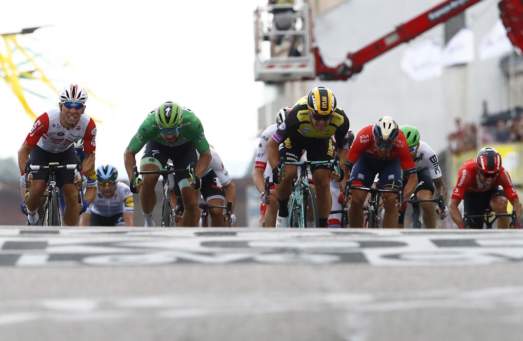 Groenewegen, Sagan and Ewan bear down o the line at the end of stage 7