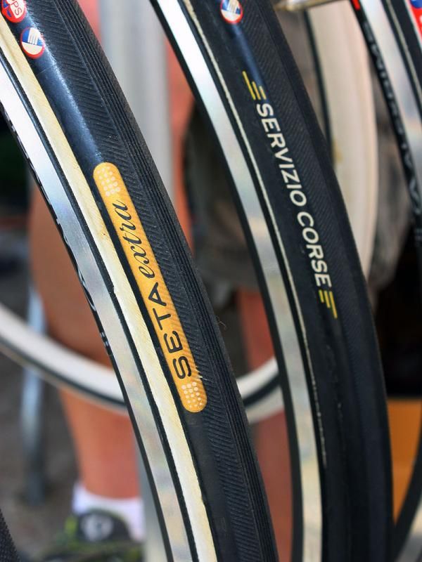 Die-hard tubular aficionados out there will be pleased to see that Challenge also offers some of its tires with ultra-supple silk casings.