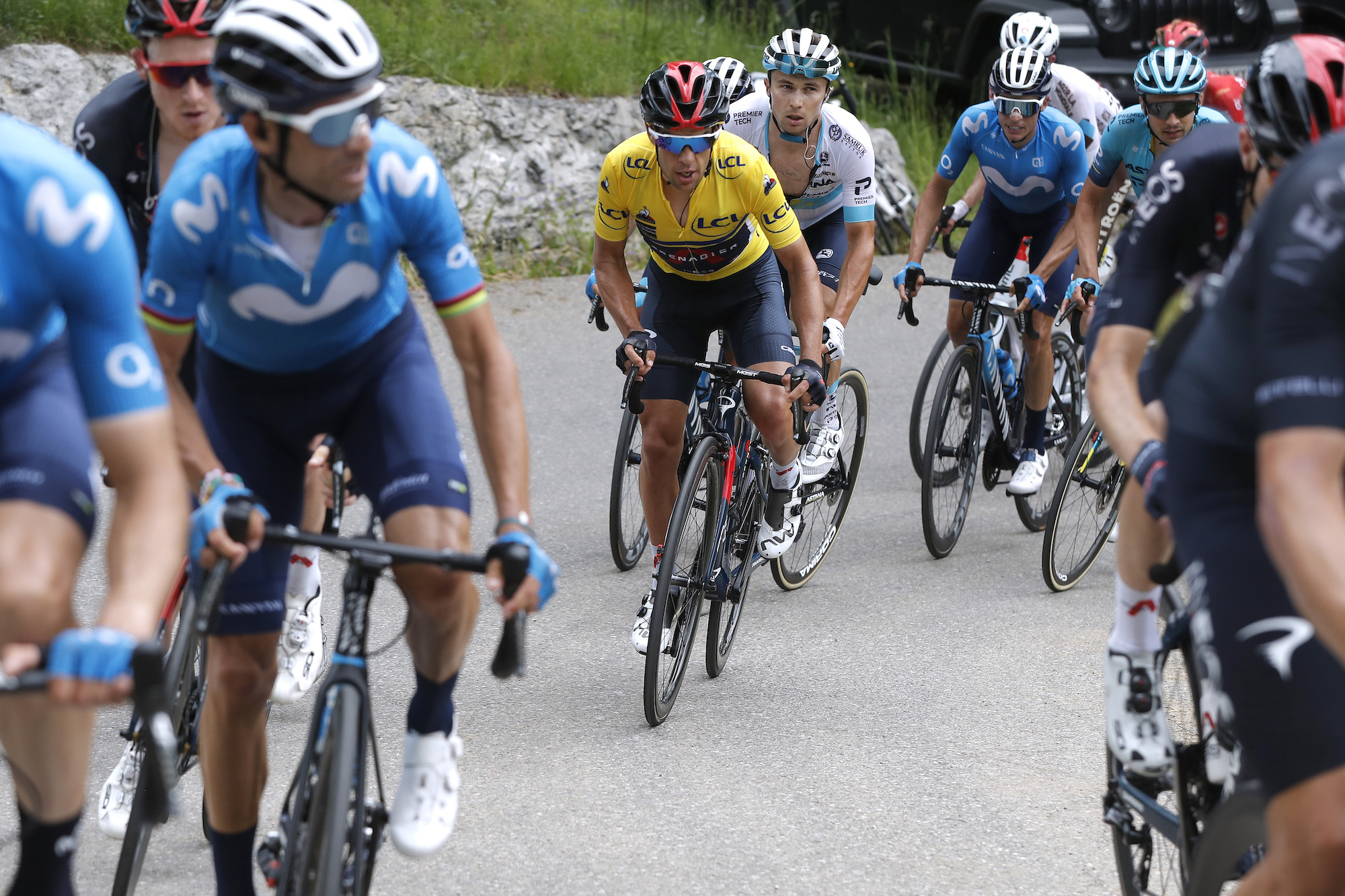Richie Porte sella el título del Critérium du Dauphiné y Mark Padun gana la segunda etapa consecutiva