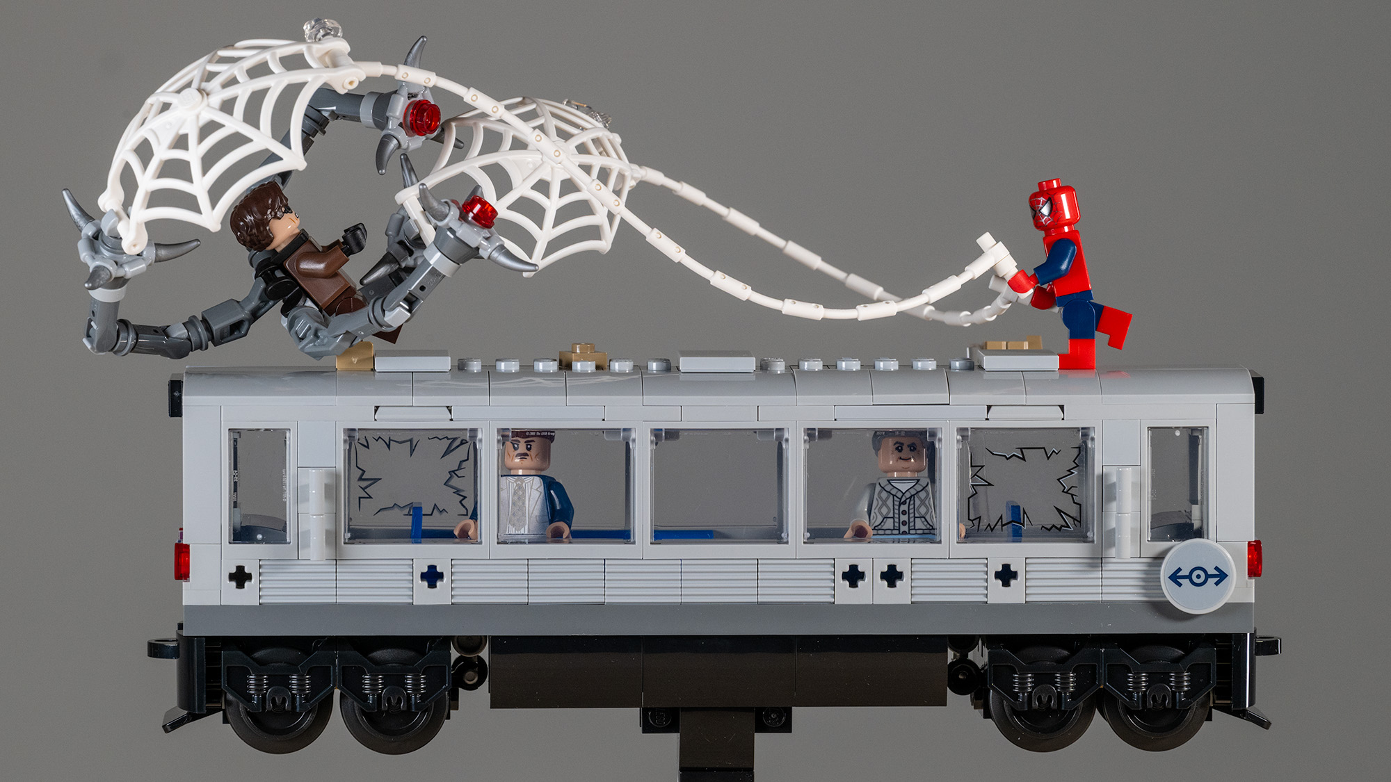 Lego Spider-Man vs. Doc Ock Subway Train Scene (76321) side-on view