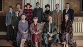 La famille royale pose pour un portrait dans la saison 5 de The Crown sur Netflix