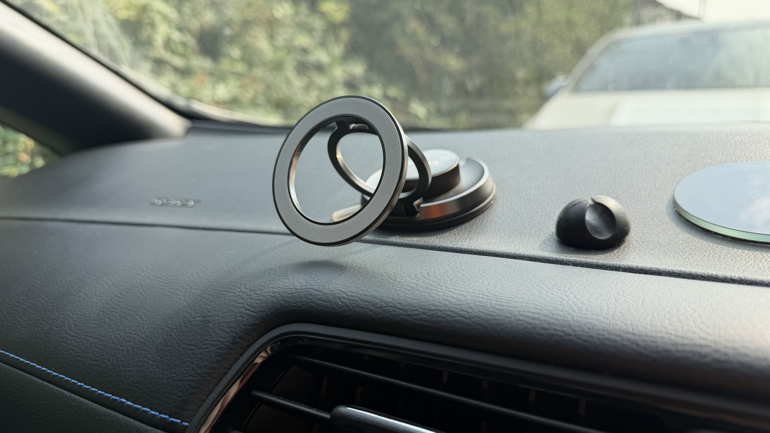tomsguide.com - Tom Pritchard - This minimalist car phone mount proves compact designs aren't always the answer