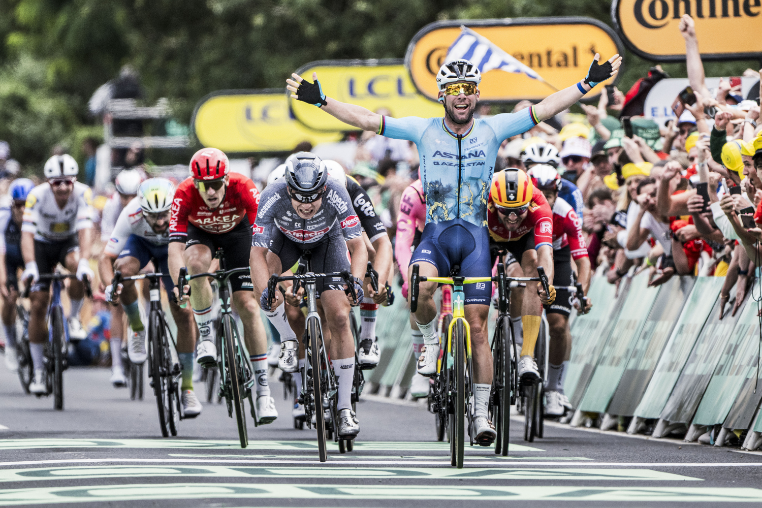 Mark Cavendish celebrates his 35th Tour de France stage win