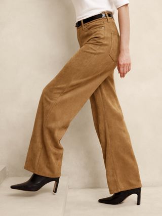 Banana Republic Factory Ultra-High-Rise-Hose aus veganem Wildleder mit weitem Bein