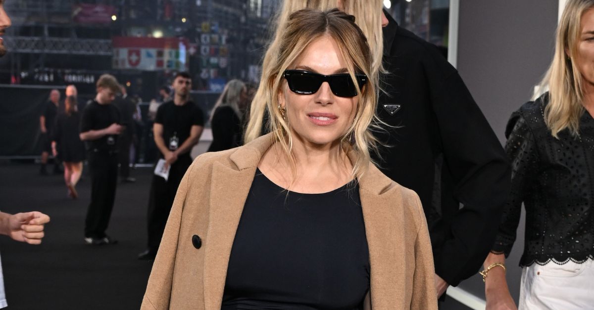 Sienna Miller Confirmed It: A Classic Camel Coat Always Works Sienna Miller Confirmed It: A Classic Camel Coat Always Works