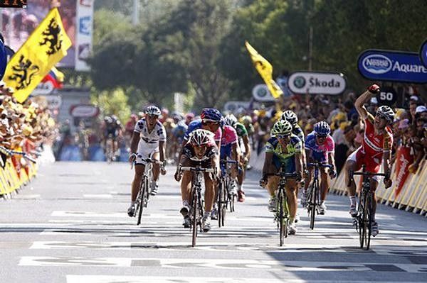 Hunter won stage 11 of the 2007 Tour, and the win gave Barloworld a big boost for its 2008 Tour chances.