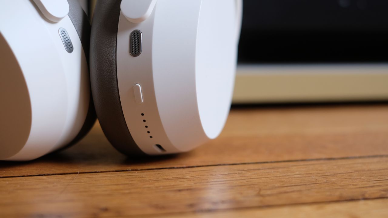 Photograph of Sennheiser Momentum 5 headphones