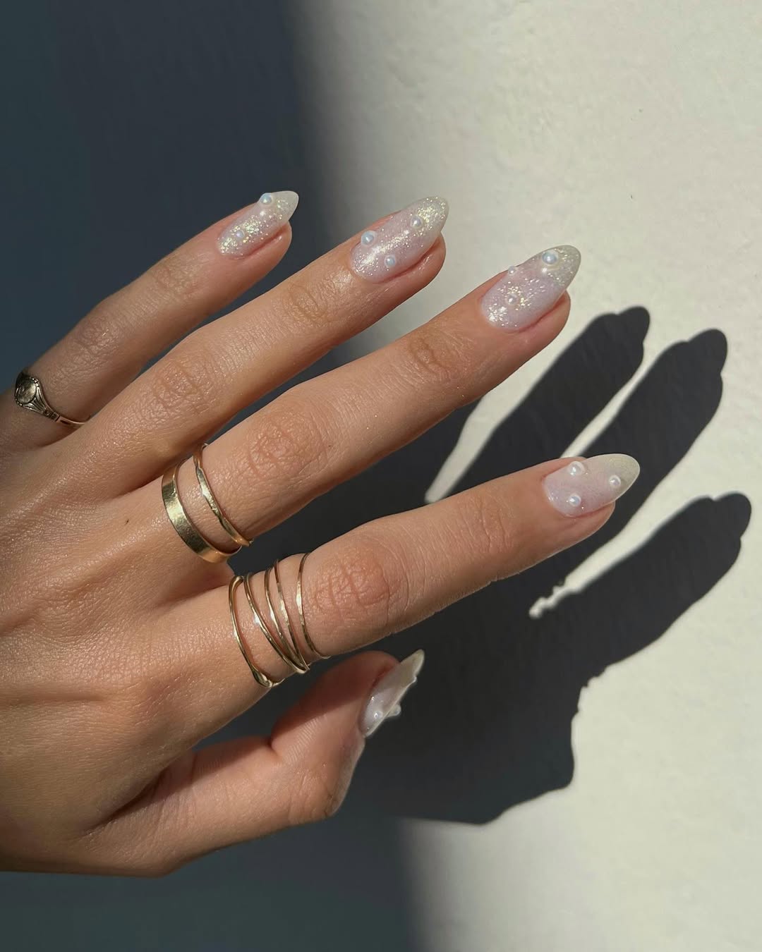 A coquette manicure by Queenie Nguyen