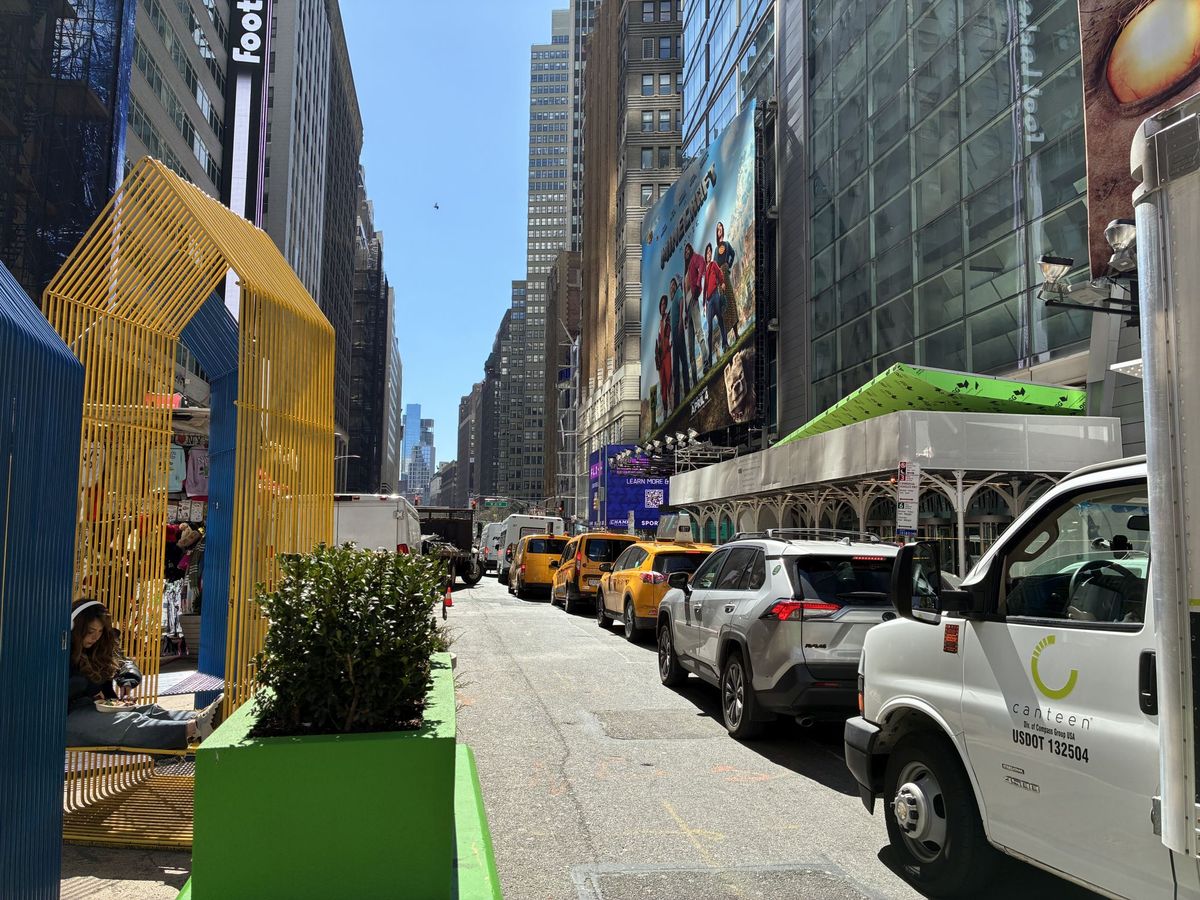 Apple iPhone 16e dynamic range sample.