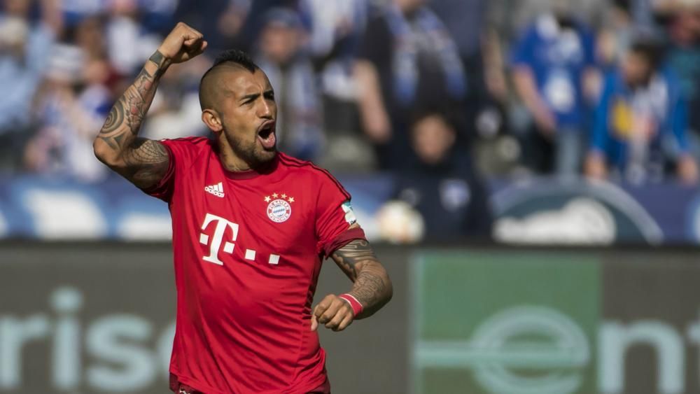 Hertha Berlin 0 Bayern Munich 2 Vidal And Douglas Costa Edge Champions Closer To Another Title Fourfourtwo Hertha Berlin 0 Bayern Munich 2 Vidal And Douglas Costa Edge Champions Closer To Another Title Fourfourtwo