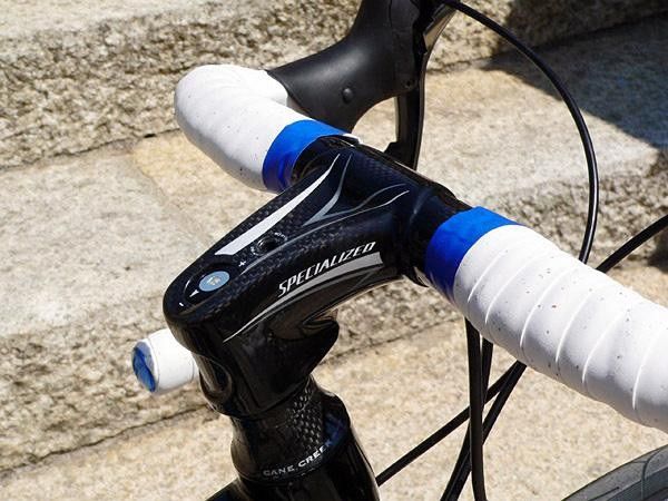 Specialized introduces a one-piece women's-specific integrated carbon fiber handlebar and stem combination for the first time.