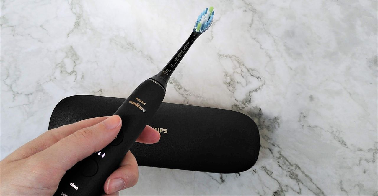 There are far too many electric toothbrushes on Amazon to choose from: I'm a toothbrush reviewer, and here are my top 3 picks