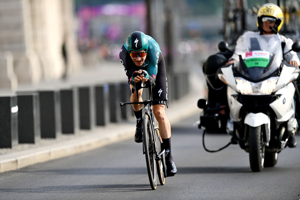 BUDAPEST HUNGARY  MAY 07 Wilco Kelderman of Netherlands and Team Bora  Hansgrohe sprints during the 105th Giro dItalia 2022 Stage 2 a 92km individual time trial stage from Budapest to Budapest  ITT  Giro  WorldTour  on May 07 2022 in Budapest Hungary Photo by Stuart FranklinGetty Images