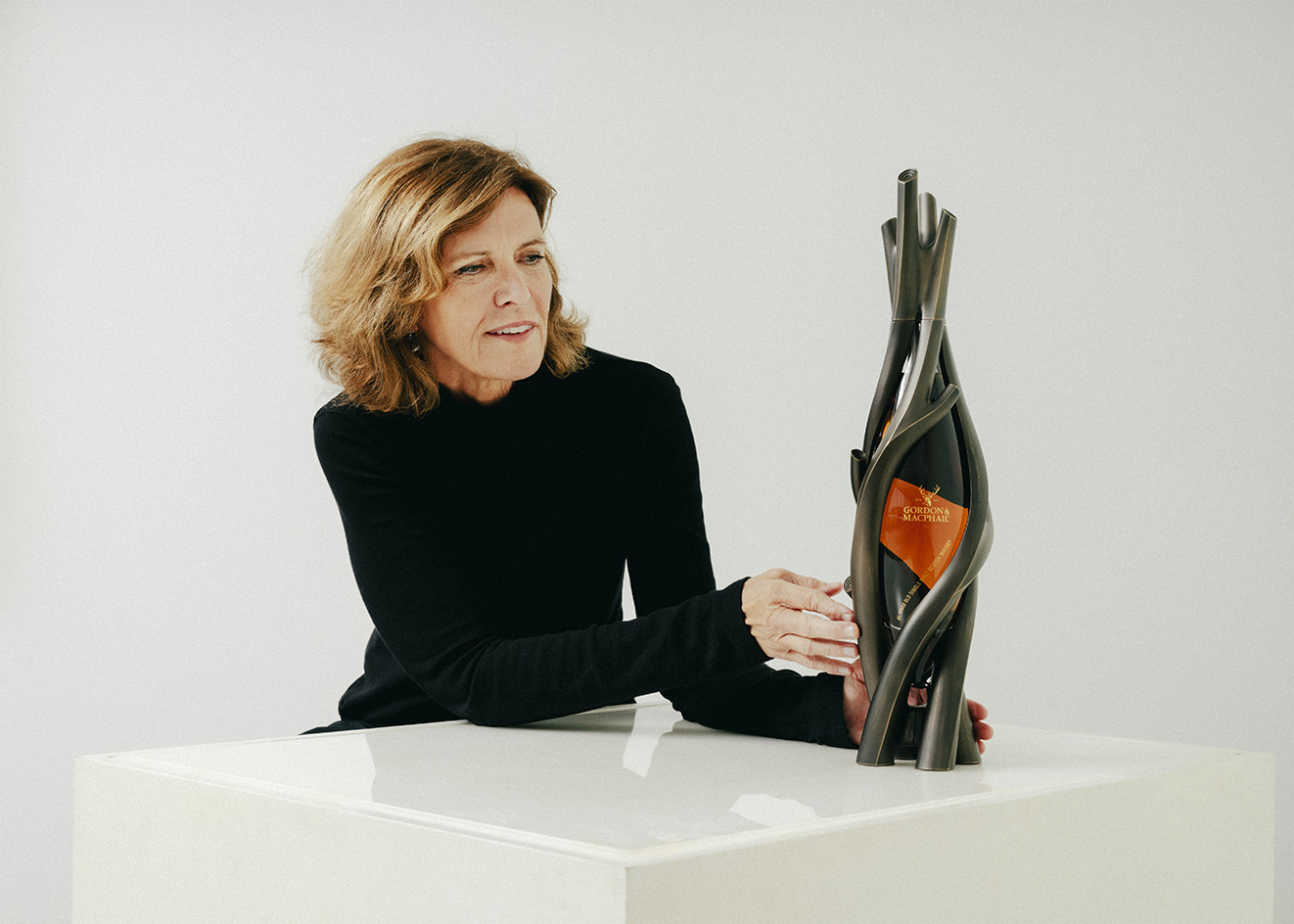 Jeanne Gang designs &#039;artistry in oak&#039; whisky Decanter @ Gordon &amp; MacPhail 85 Years Old from Glenlivet Distillery
