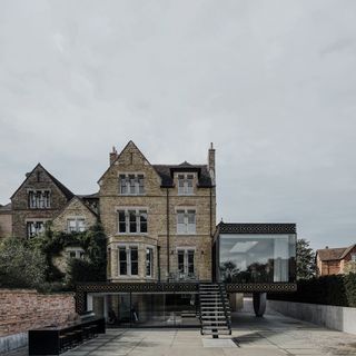 front facade in victorian property with modern Oxford house extension