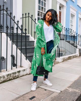 Chiara styles her Stan Smiths with jeans, a T-shirt and a longline cardigan.