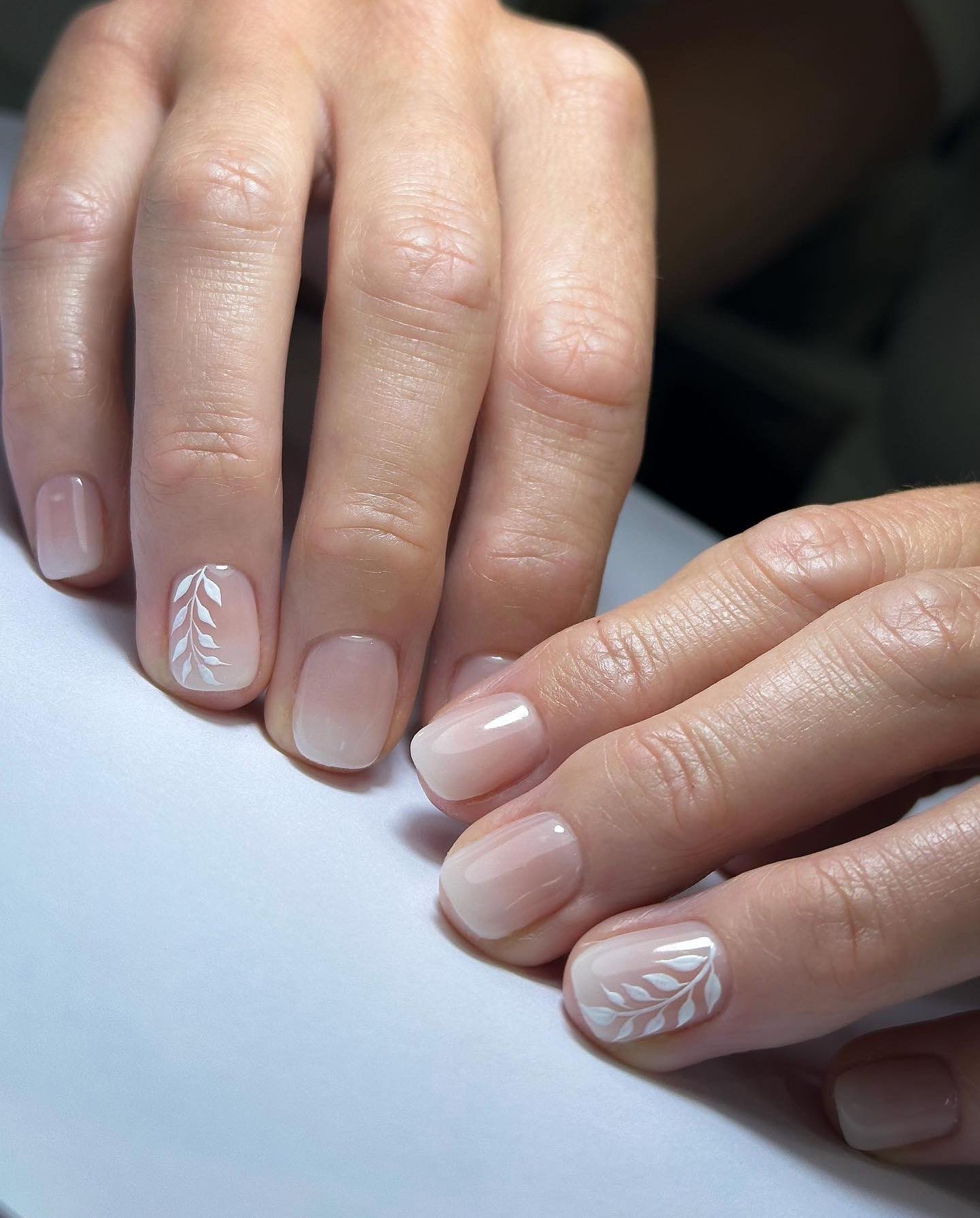 minimalistic nail art