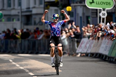 Picture by Olly Hassell/SWpix.com - 28/06/2026 - Cycling - British Cycling National Championships - 2026 Lloyds National Road Race Championships - Women - Aberystwyth, Ceredigion, Wales - Zoe Backstedt, CANYON // SRAM Zondacrypto, wins and becomes National Champion