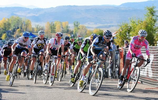 The Elite Men leaving the pavement at the start