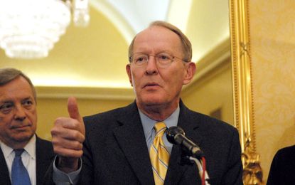 Tennessee's Lamar Alexander wins primary