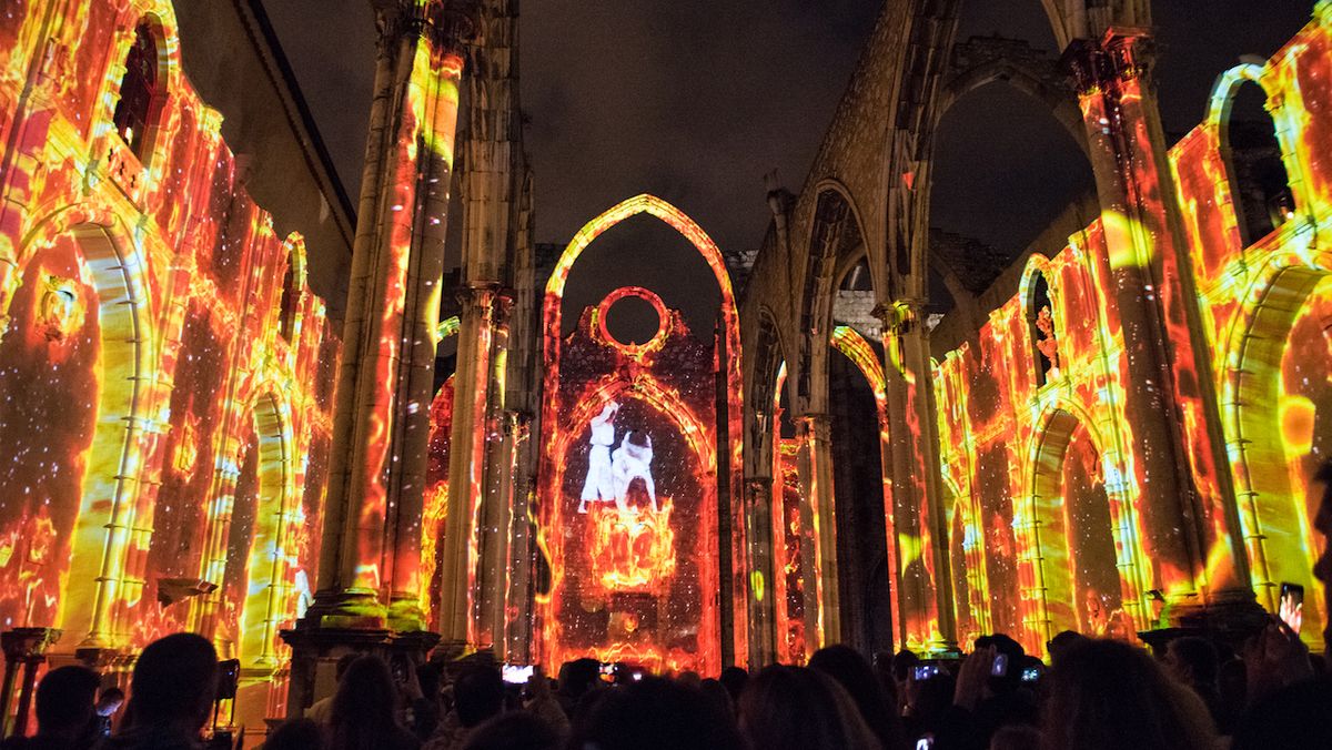 Event design firm OCUBO drove “LISBON UNDER STARS,” an immersive multimedia spectacle in Lisbon, Portugal using AV Stumpfl’s Pixera servers.