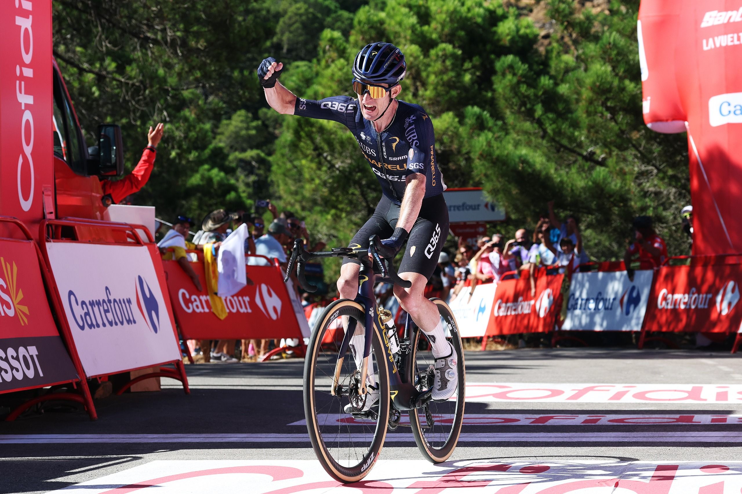 Eddie Dunbar climbs to Vuelta a España stage 19 win as Enric Mas retains red