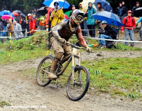 A very muddy Gee Atherton (Great Britain)