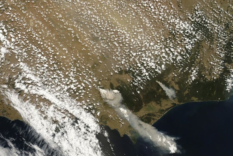 &quot;Black Saturday&quot; fire smokes and cloud streets