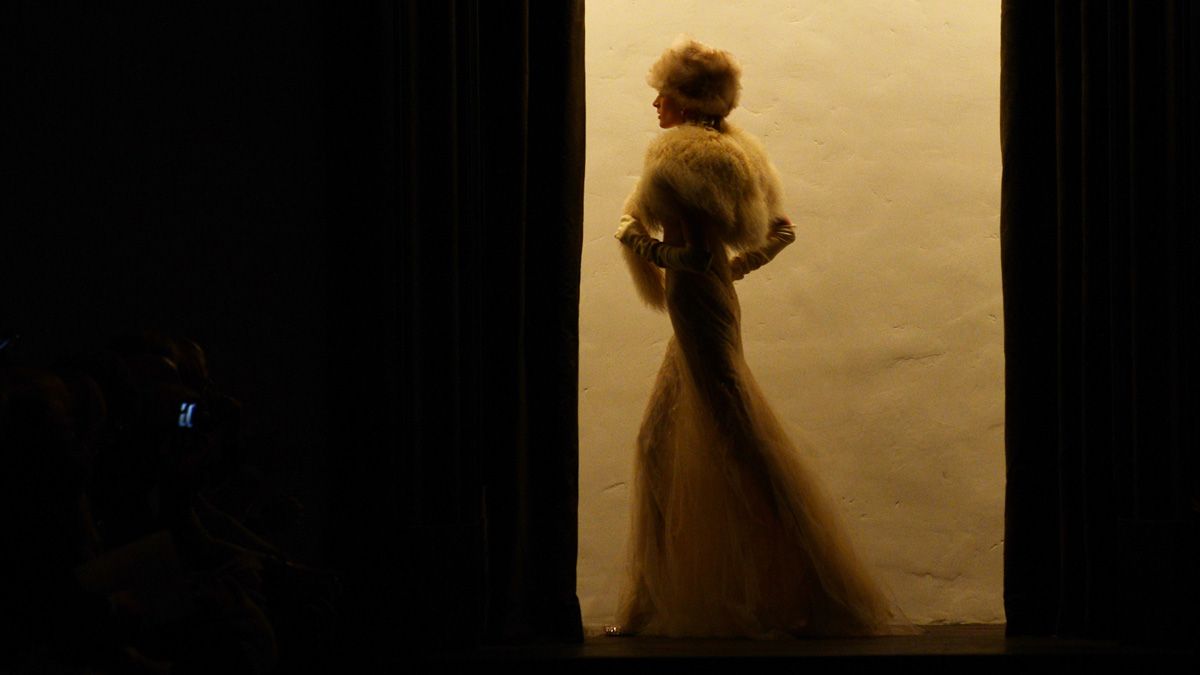 A model wears designs by Ralph Lauren during the Mercedes-Benz Fashion Week Fall 2013 collections on February 14, 2013 in New York. AFP PHOTO/Stan HONDA(Photo credit should read STAN HONDA/AF